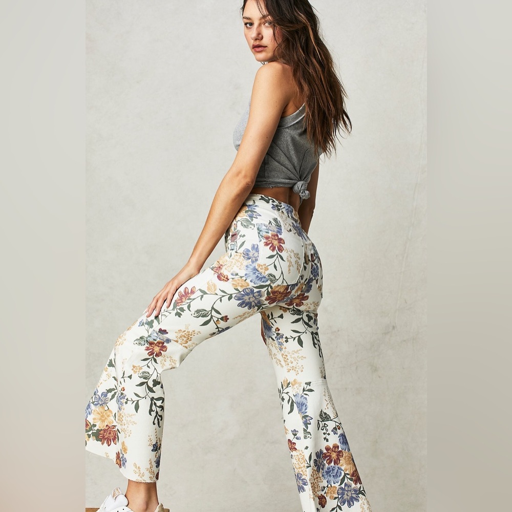 FREE PEOPLE Ivory Combo YOUTHQUAKE Print Crop Flare Jeans NWT